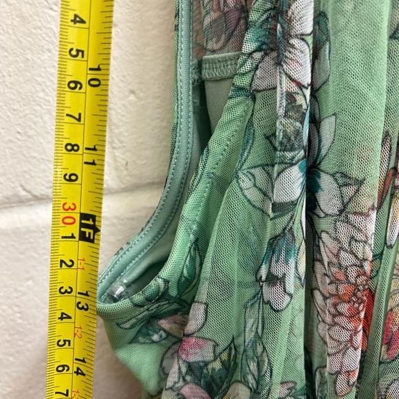 Woman’s Candalite woman’s green flowered sleeveless dress 2x - Picture 8 of 11